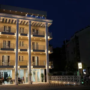 Julius Hotel Golem (Tirana)